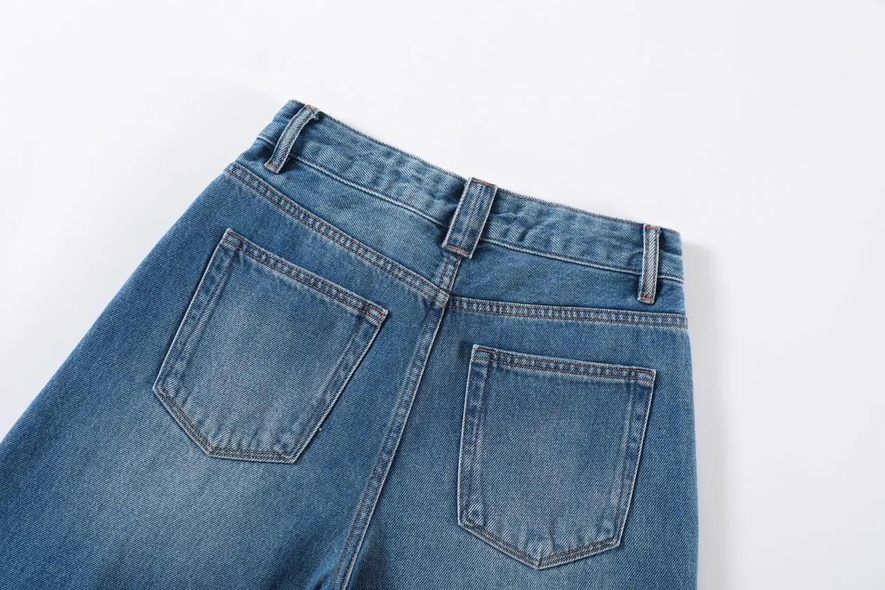 Stylish Loose-Fit Ankle Cut Jeans with a Straight-Leg Design