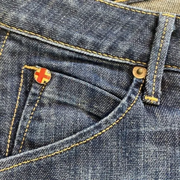 Sz 27 medium Wash Hudson Jeans cropped