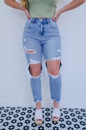 Tatum Distressed Cropped Jeans -Light