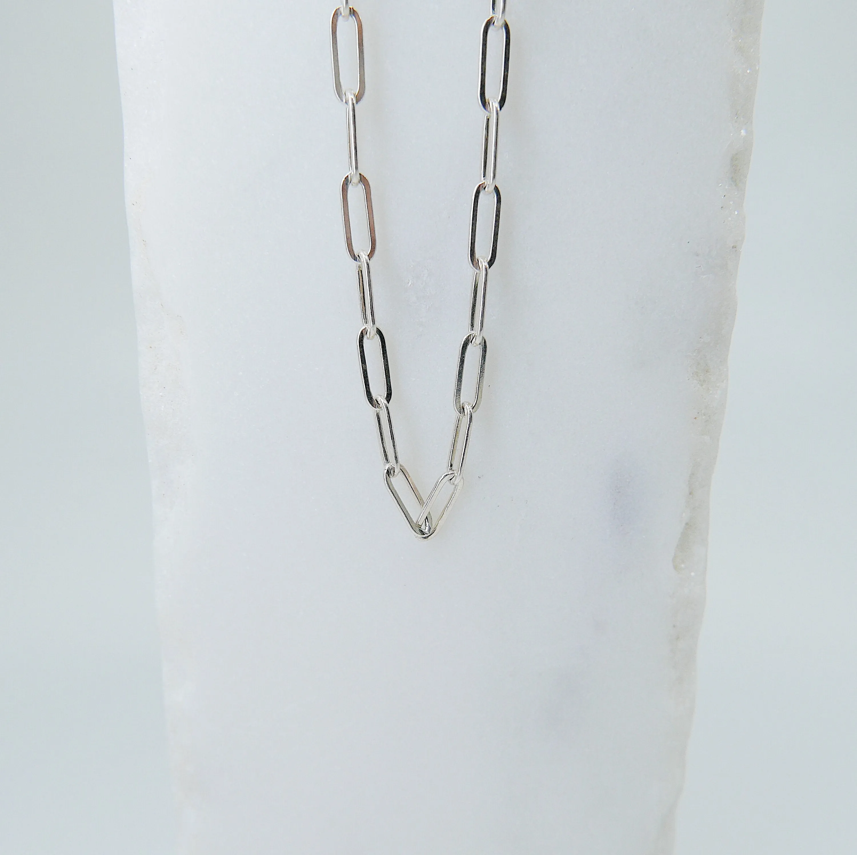 Toggle Chain Choker Necklace