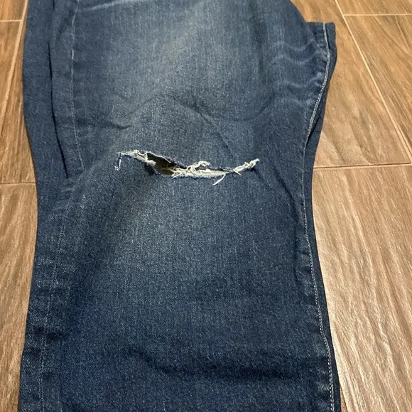 Torrid feel the fit medium wash button up jeans