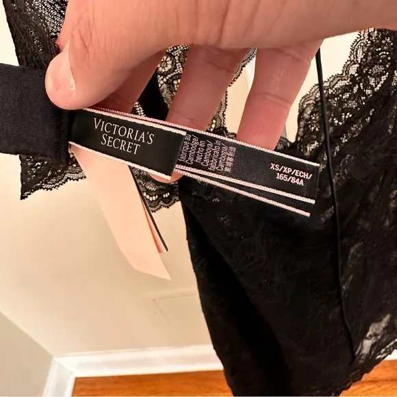 VICTORIA'S SECRETRuched Lace Slip NWT